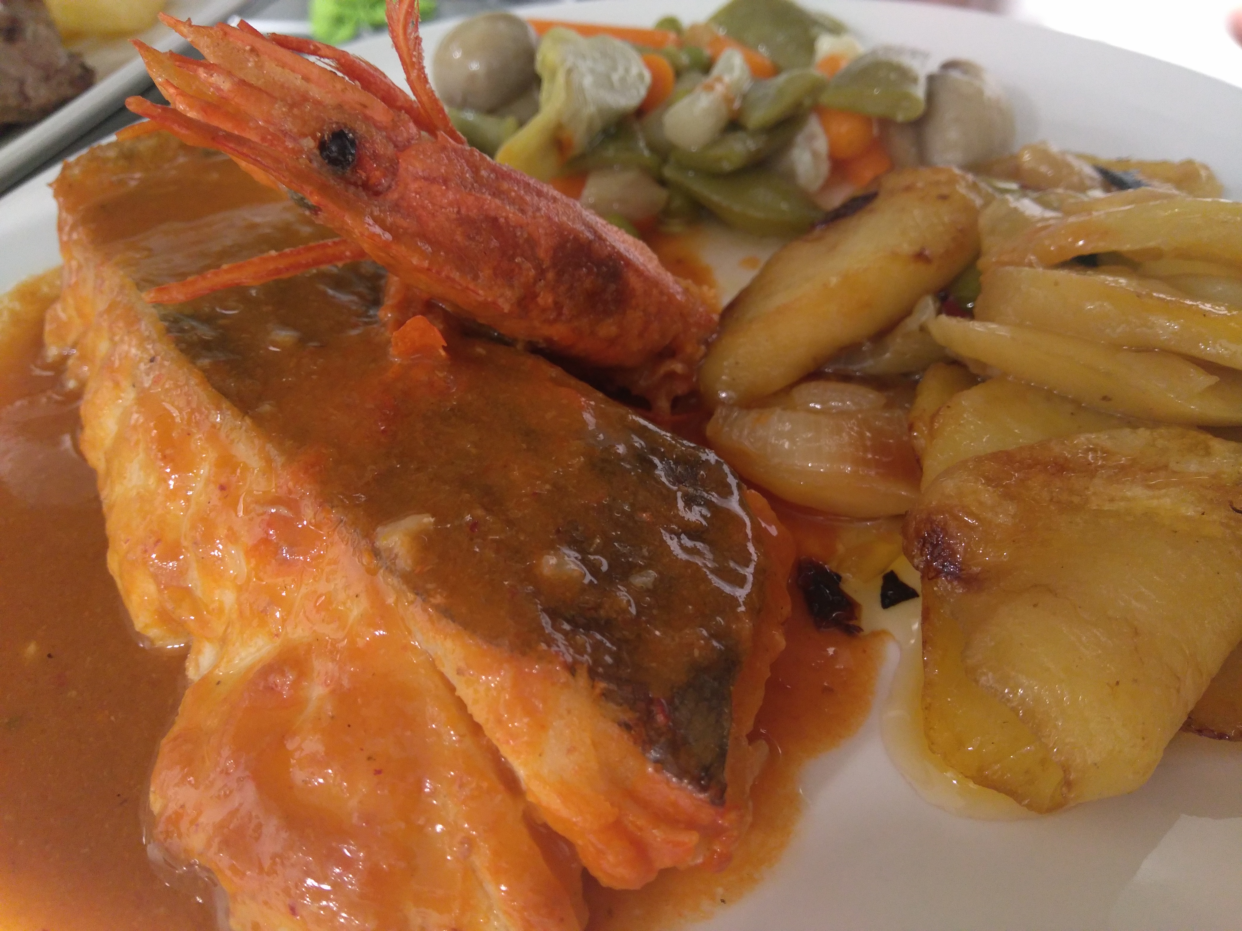 Lomo de pescado con salsa de carabinero